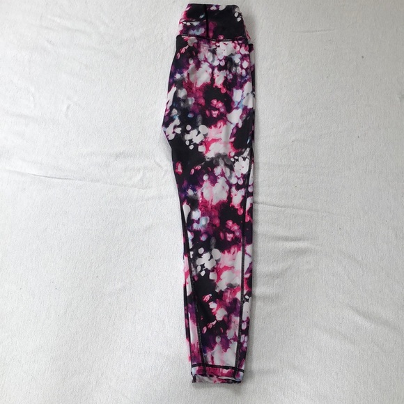 H&M women’s sports multiple color leggings. - Picture 4 of 6